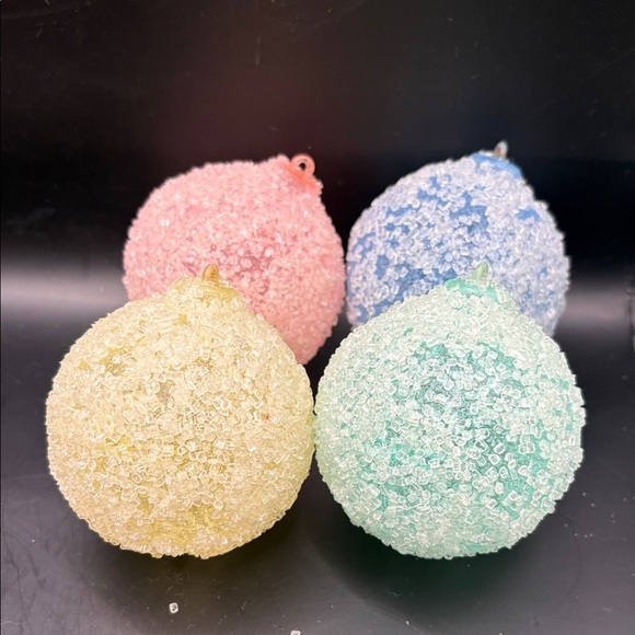 4 Vintage Christmas Jewelbrite Ball Ornaments Sugar Coated - Picture 1 of 6